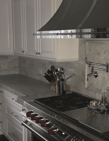 Remodeled kitchen with gray tile backsplash in Carol Stream, IL from Superb Carpets, Inc.